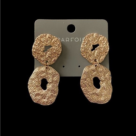 🎄CHRISTMAS GIFTS🎄 BOUTIQUE-TWO PAIR OF EARRINGS - Picture 3 of 7